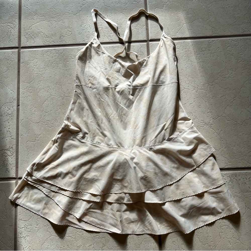 Offline By Aerie Dress Sz M Stretchy Floral  Beige White Ruffle Built In Shorts